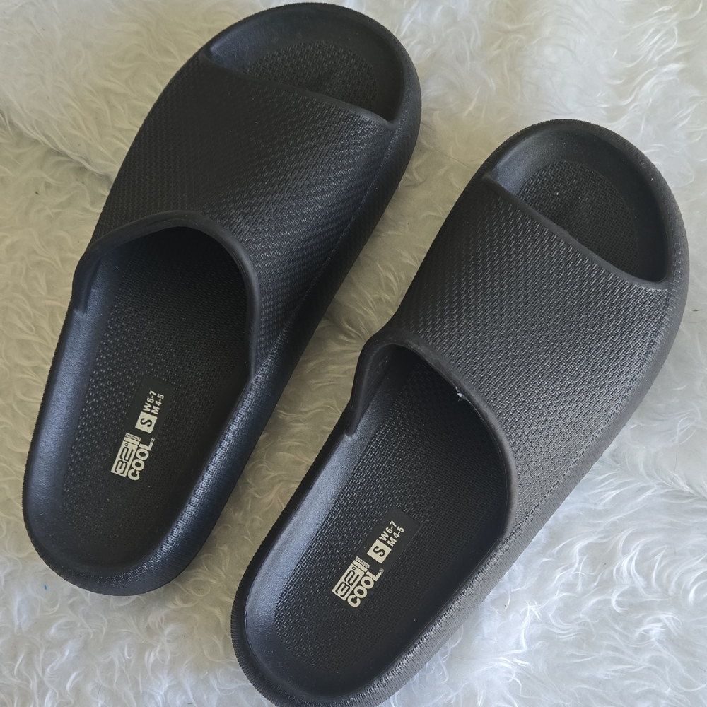 32 Degrees Black Slide-On Comfort Sandals